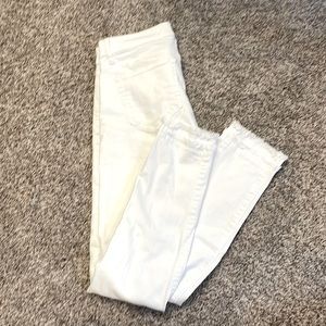Whit denim jeans